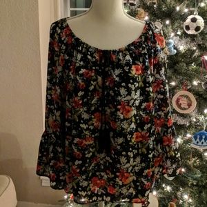 🦄 5/$18 My Michelle Floral Print Blouse